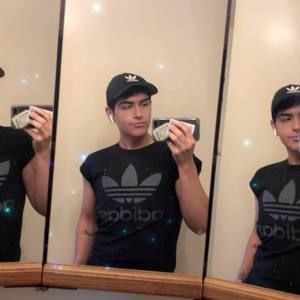 Meet your Posher, C.j.